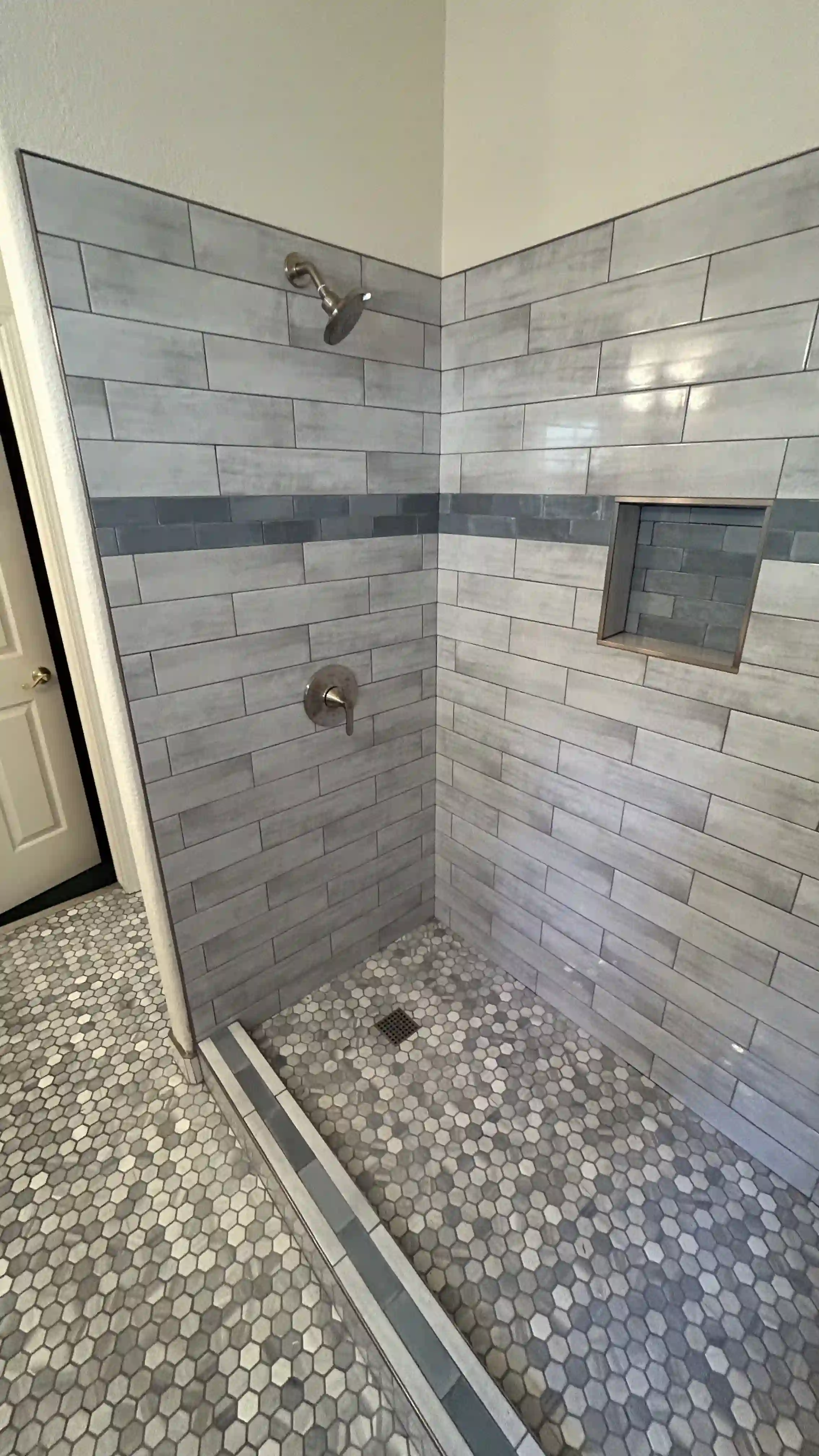 Bathroom 1.1 .