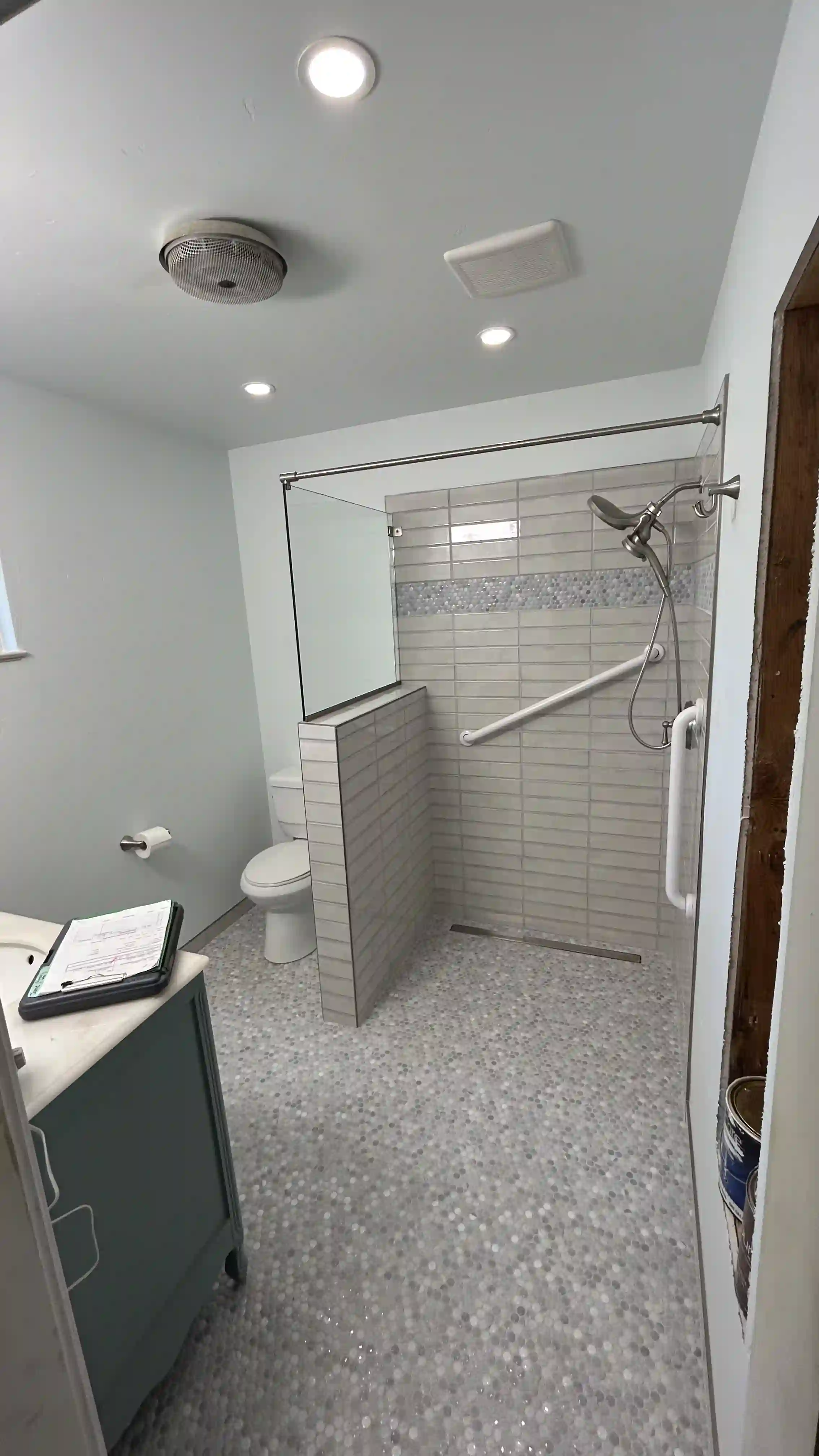 Bathroom 4.1 .